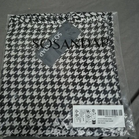 SOSANDAR DOGTOOTH PRINT SCARF 