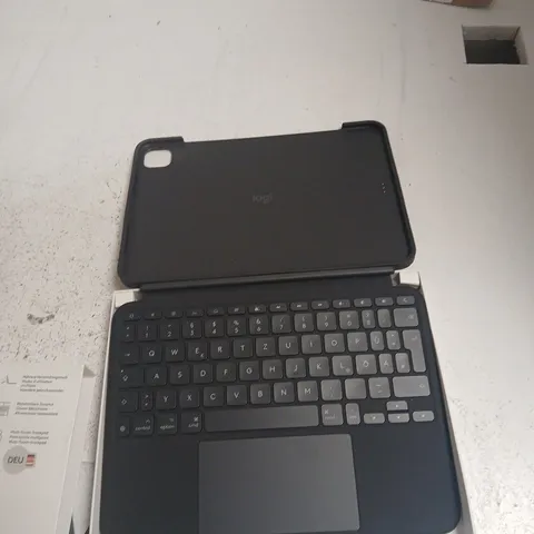 LOGITECH COMBO TOUCH KEYBOARD CASE FOR IPAD PRO 11-INCH (M4) GERMAN LAYOUT