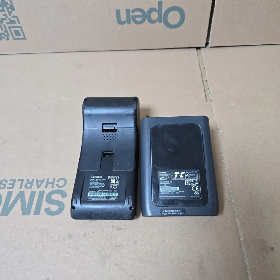 VERIFONE CARD READER WITH CHARGING STATION UNBOXED