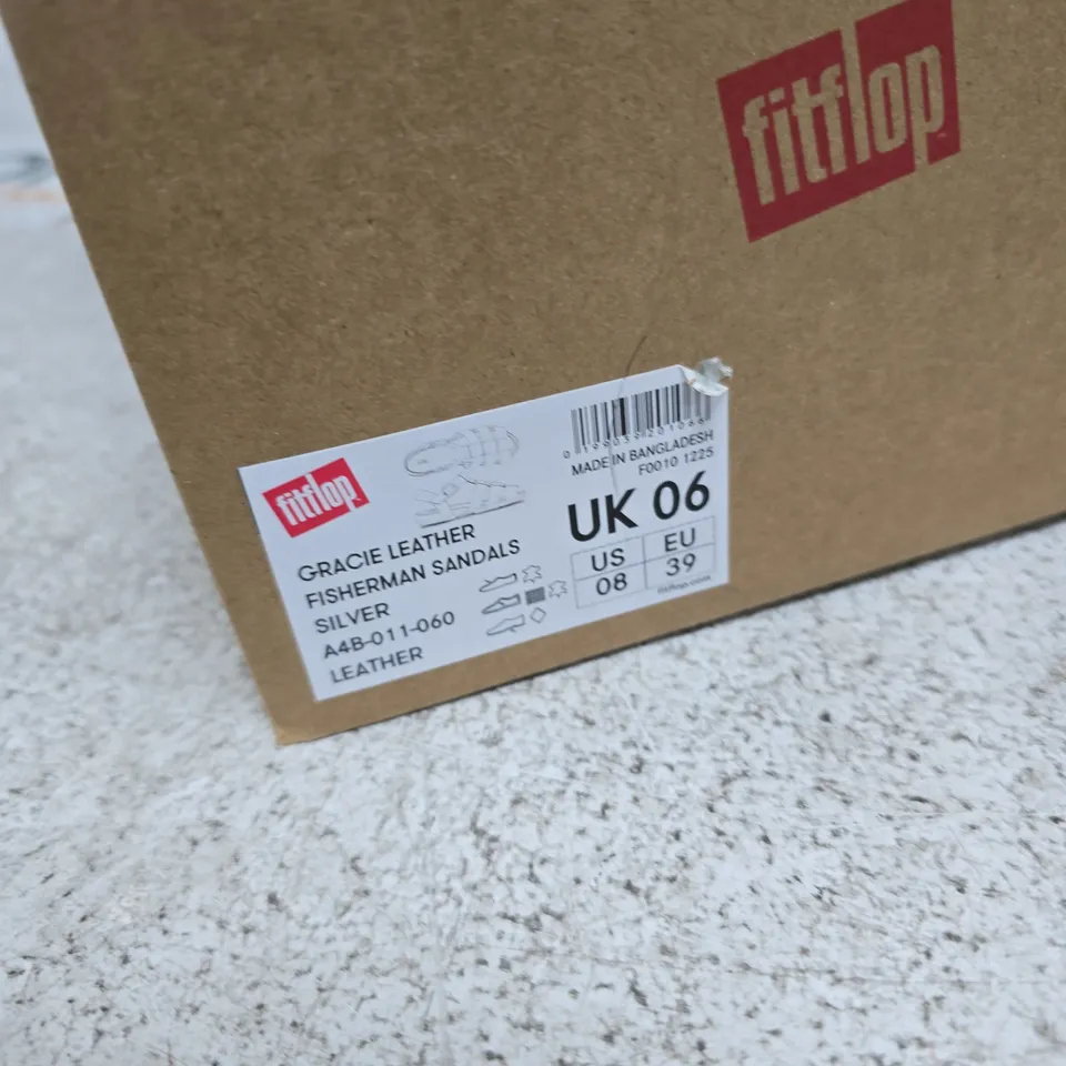 BOXED PAIR OF FITFLOP GRACIE LEATHER FISHERMAN SANDALS – SILVER, UK 6 (US 8, EU 39)