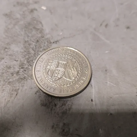 1972 SILVER WEDDING ANNIVERSARY TWENTY FIVE PENCE COIN