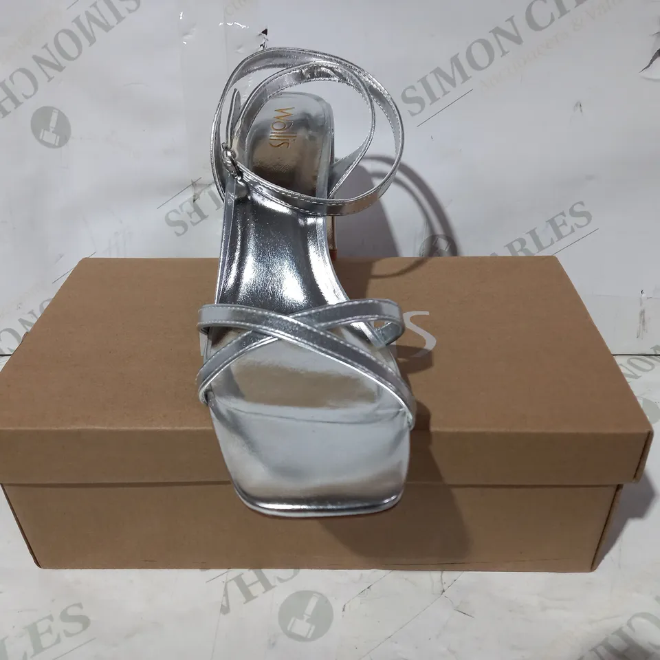 BOXED PAIR OF WALLIS HEELED SANDALS IN METALLIC SILVER COLOUR UK SIZE 5