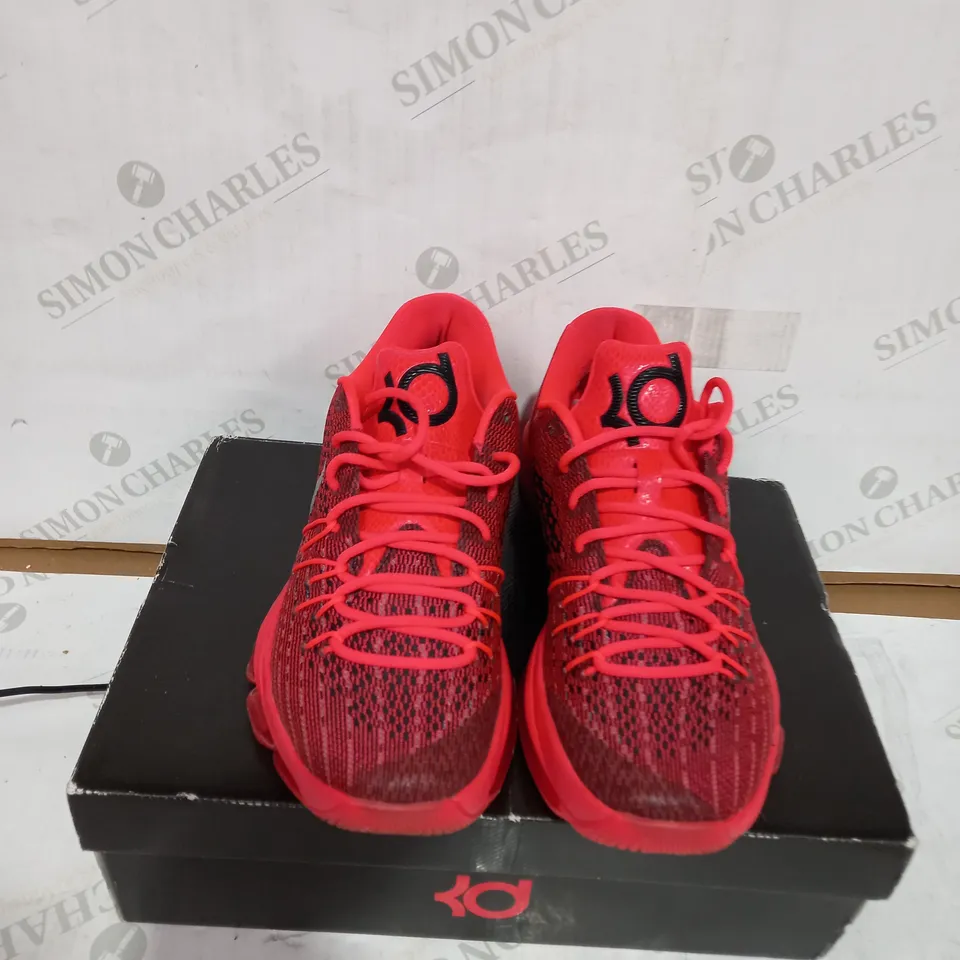 PAIR OF RED NIKE TRAINERS SIZE 7