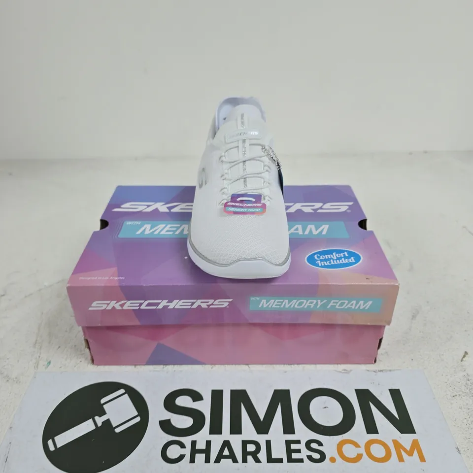 BOXED PAIR OF SKECHERS SUMMITS TRAINERS IN WHITE - UK 5