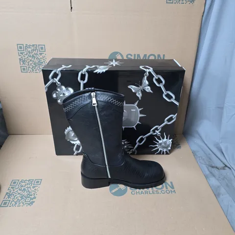 BOXED KOI THE LAST COURTSHIP MENS ORNATE STACKED COWBOY BOOTS BLACK UK SIZE 8 