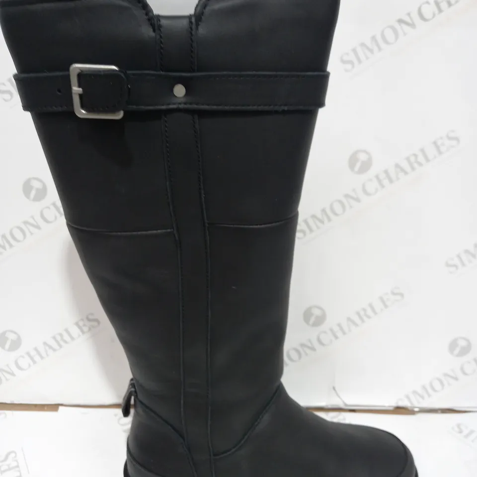 EMU AUSTRALIA "NATASHA" BLACK LEATHER KNEE-HIGH BOOTS, UK SIZE 7