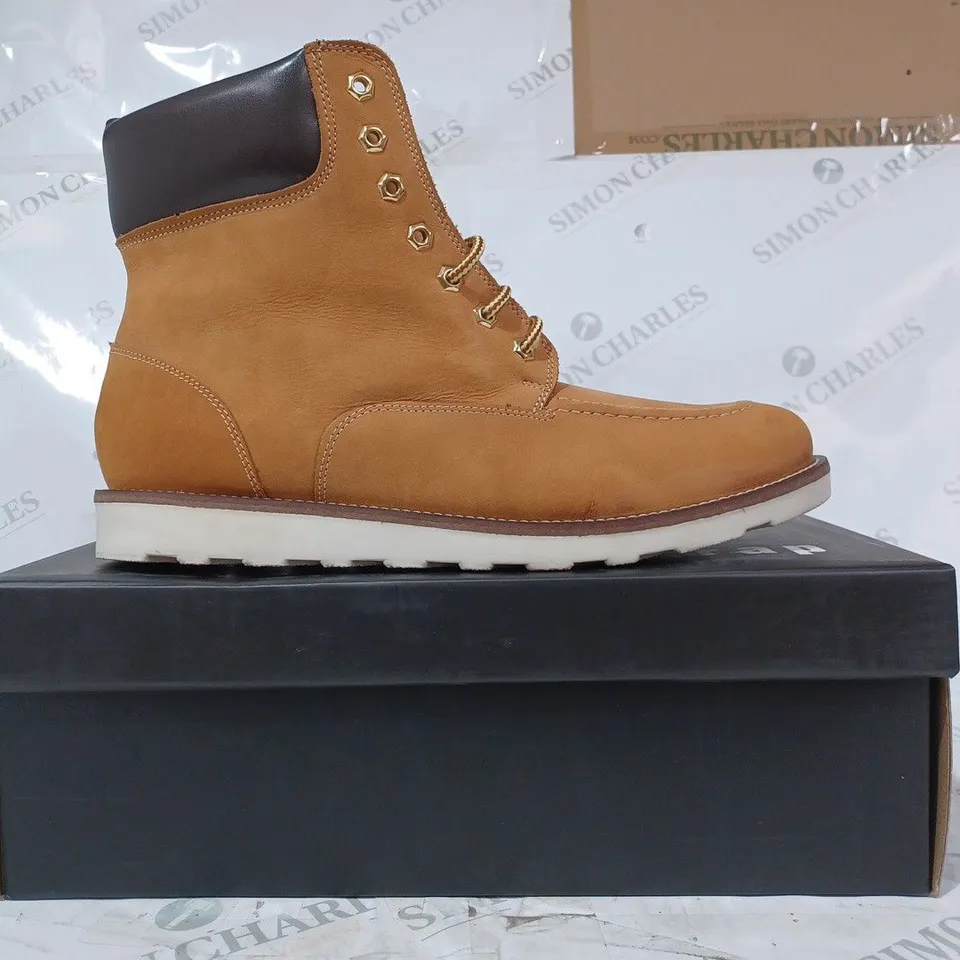 BOXED PAIR OF FIRETRAP BEDWORTH BOOTS IN TAN UK SIZE 11
