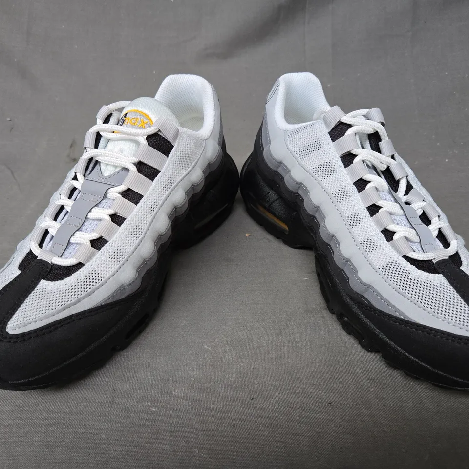 BOXED PAIR OF NIKE AIR MAX 95 SHOES IN BLACK/GREY/GOLD UK SIZE 5.5