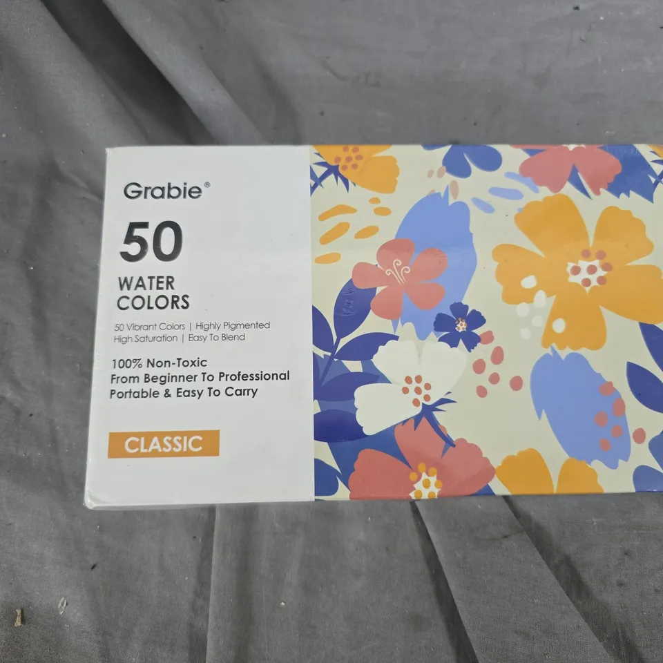 WATERCOLOUR PAINT SET – 50 COLOURS (CLASSIC)