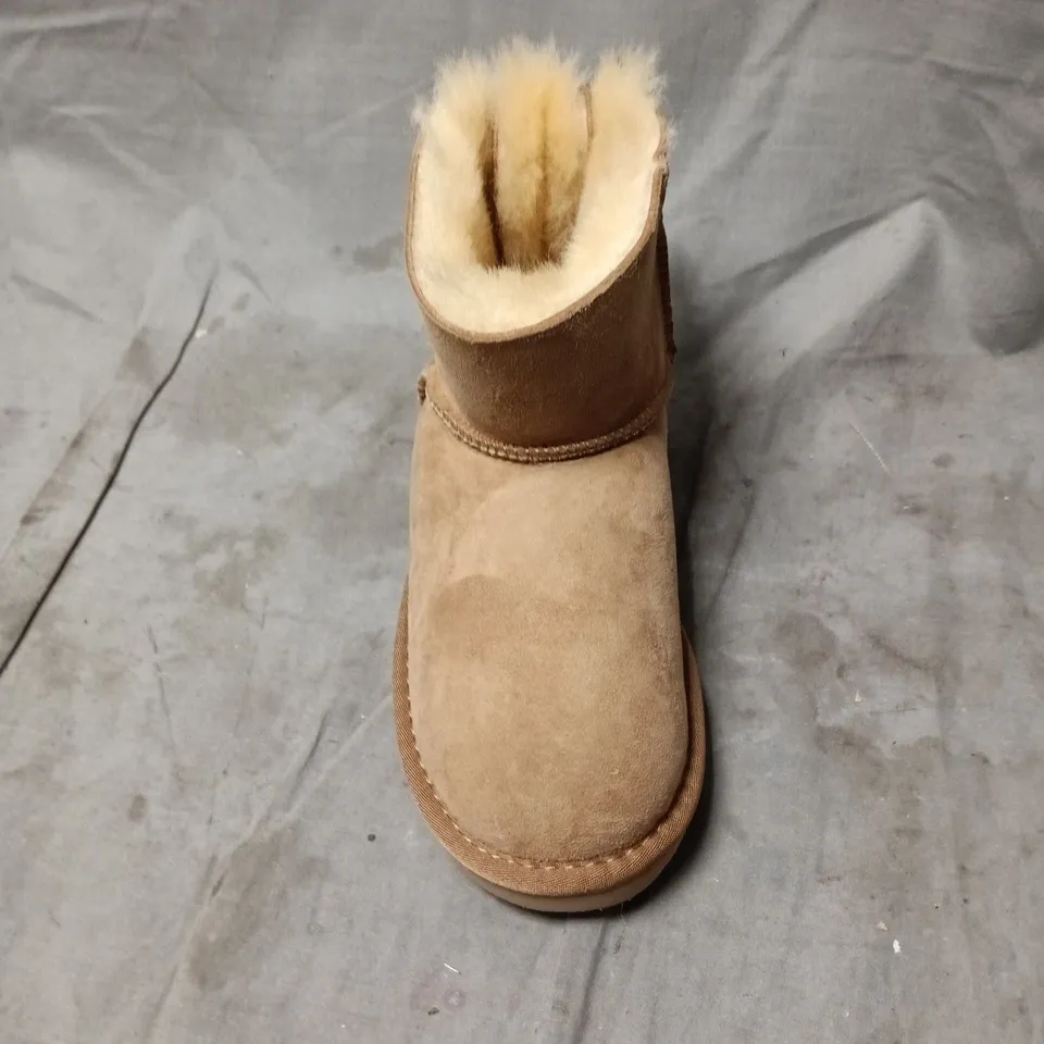 UGG TAN SUEDE ANKLE BOOTS WITH SHEARLING LINING SIZE 4.5