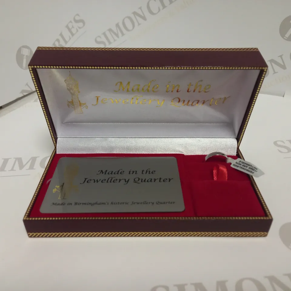 LOVE GOLD 9 CARAT WHITE GOLD COURT WEDDING BAND 4MM - PERSONALISED RRP £199