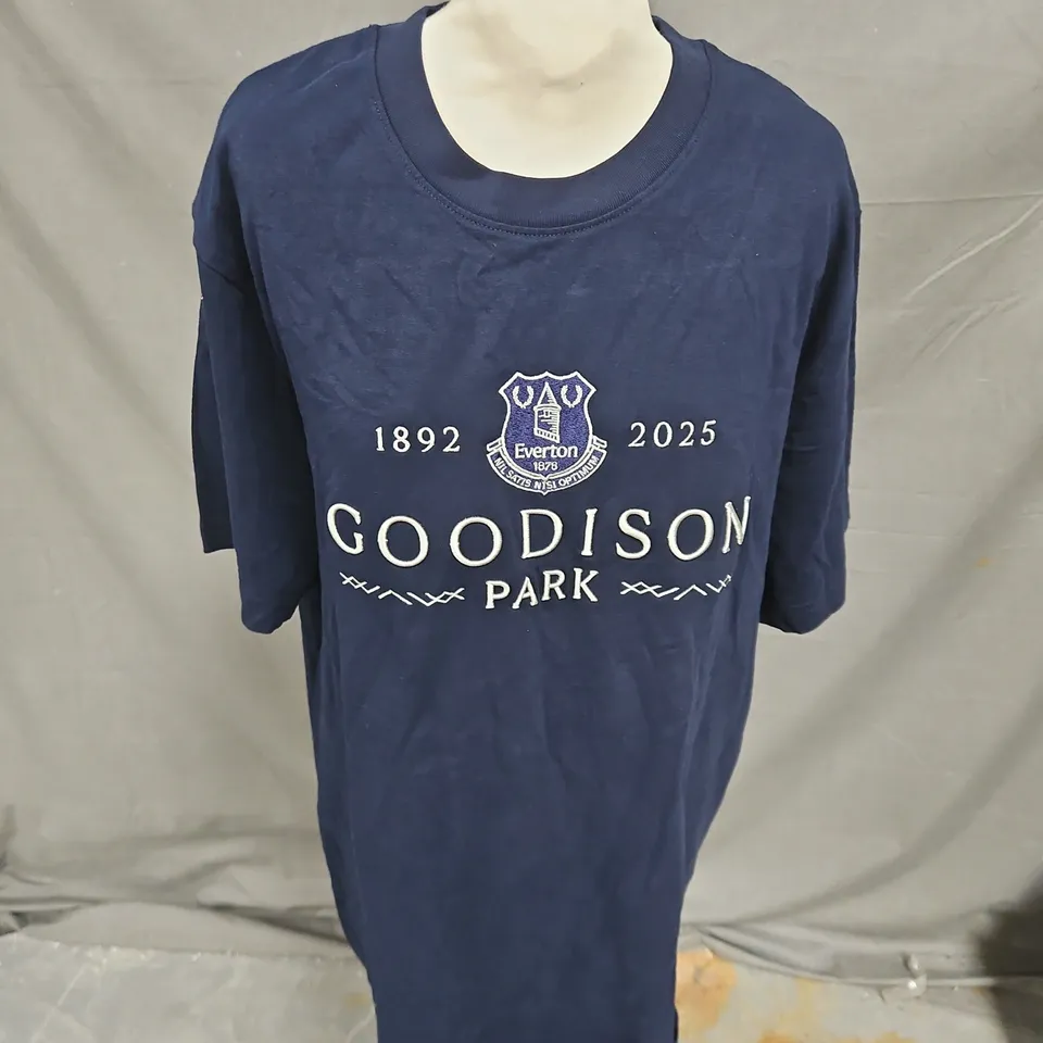 EVERTON EMBROIDERED TSHIRT IN NAVY SIZE XL