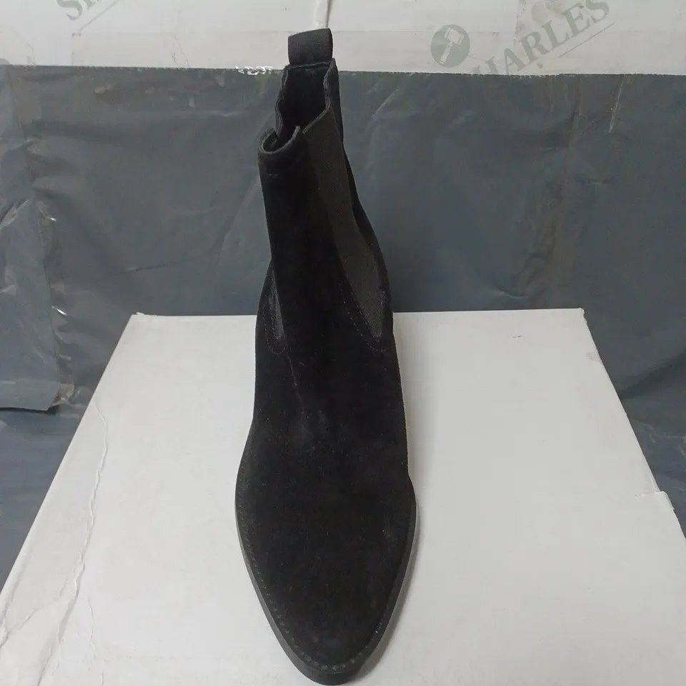 BOXED PAOR OF WOMENS BLACK SUEDE ANKLE BOOTS SIZE 36