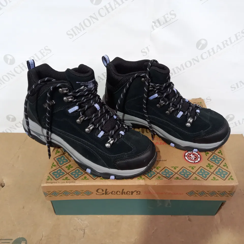 BOXED PAIR OF SKECHERS - SIZE 5