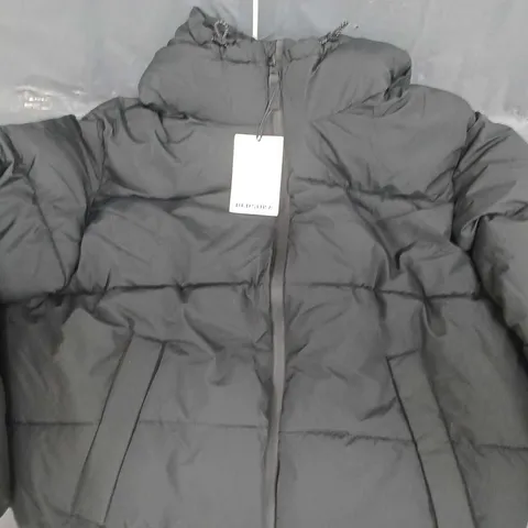 BERSHKA HOODED PUFFER JACKET IN BLACK SIZE MEDIUM