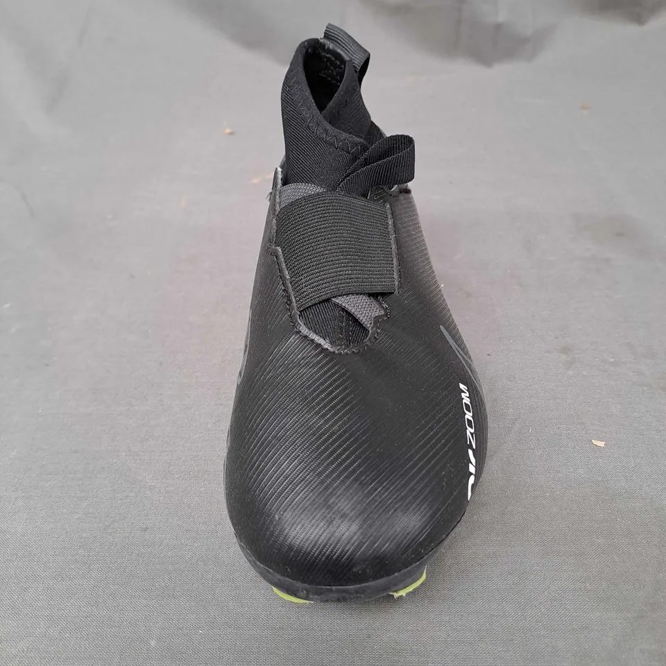 PAIR OF NIKE MERCURIAL JUNIOR BOOTS SIZE UK 1