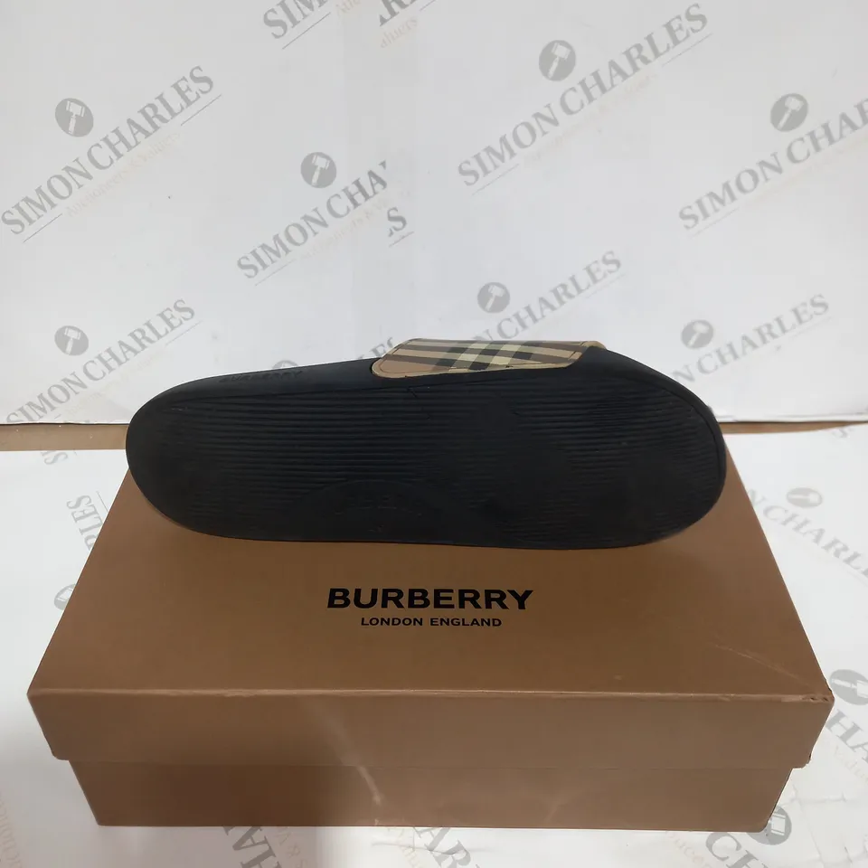 BOXED PAIR OF BURBERRY POOL SLIDE'S - ARCHIVE BEIGE, SIZE 10