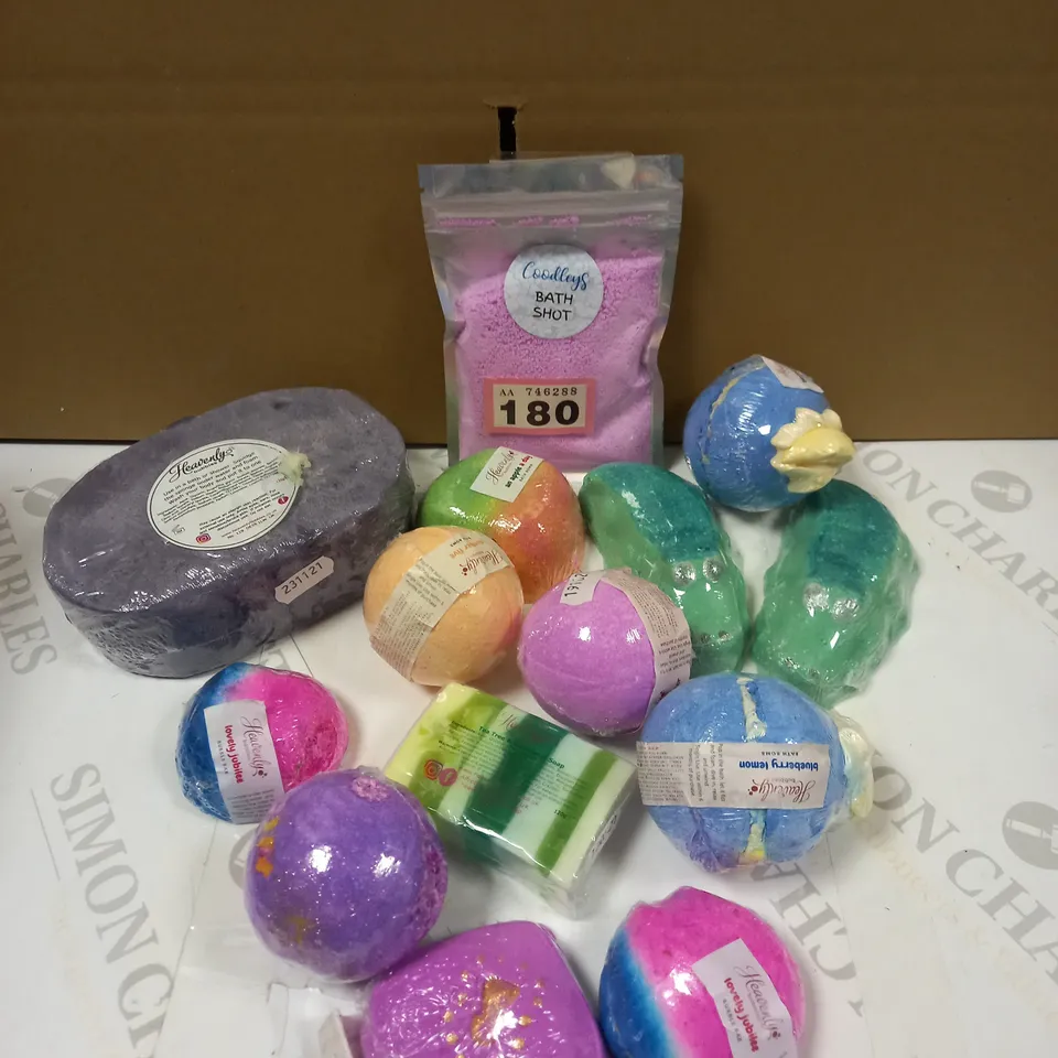 LOT OF APPROXIMATELY 14 HEAVENLY BUBBLES BATH PRODUCTS 