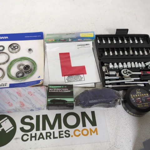 LOT OF ASSORTED AUTO AND TOOL ITEMS TO INCLUDE L-PLATES, SOCKET SET AND ANDROID AUTO ADAPTER