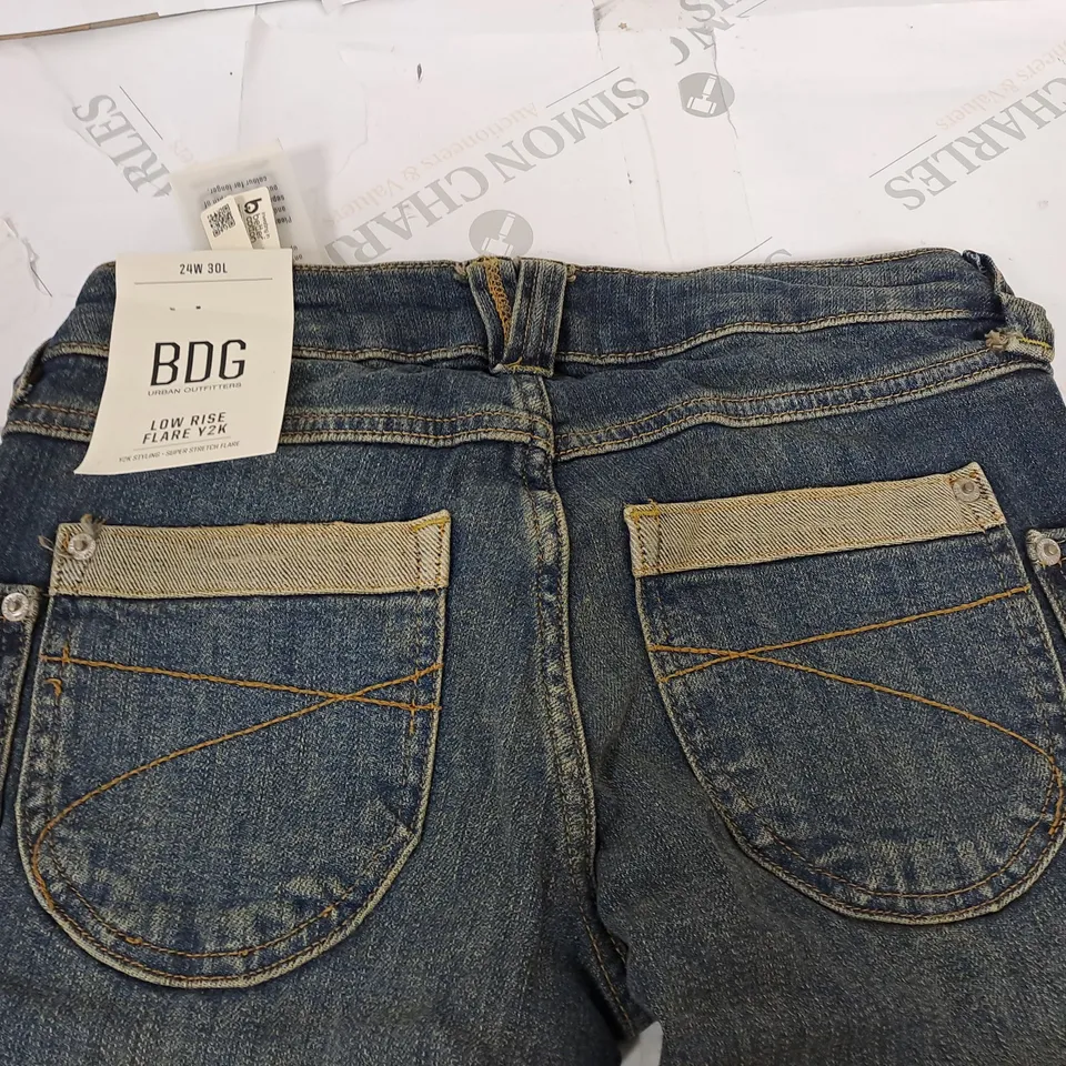 URBAN OUTFITTERS LOW RISE FLARE Y2K JEANS - 24W 30L
