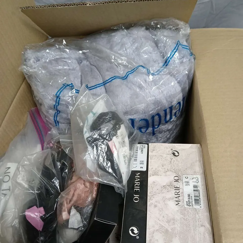 BOX OF APPROXIMATELY 25 ITEMS OF WOMEN'S LINGERIE INCLUDING BRANDS SUCH AS MAISONLEJABY MARIE JO AUBADE GOSSARD AND LYCRA .