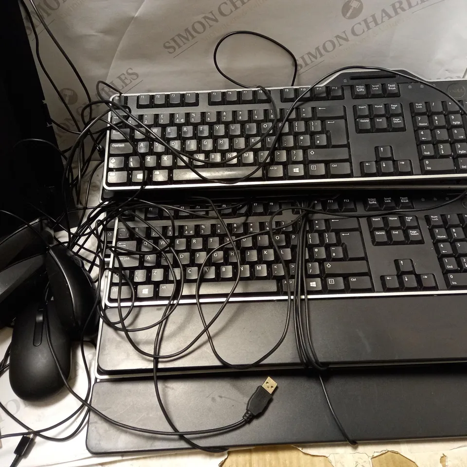 LOT OF APPROX 10 ASSORTED DELL COMPUTER ACCESSORIES TO INCLUDE KEYBOARDS AND MOUSES 