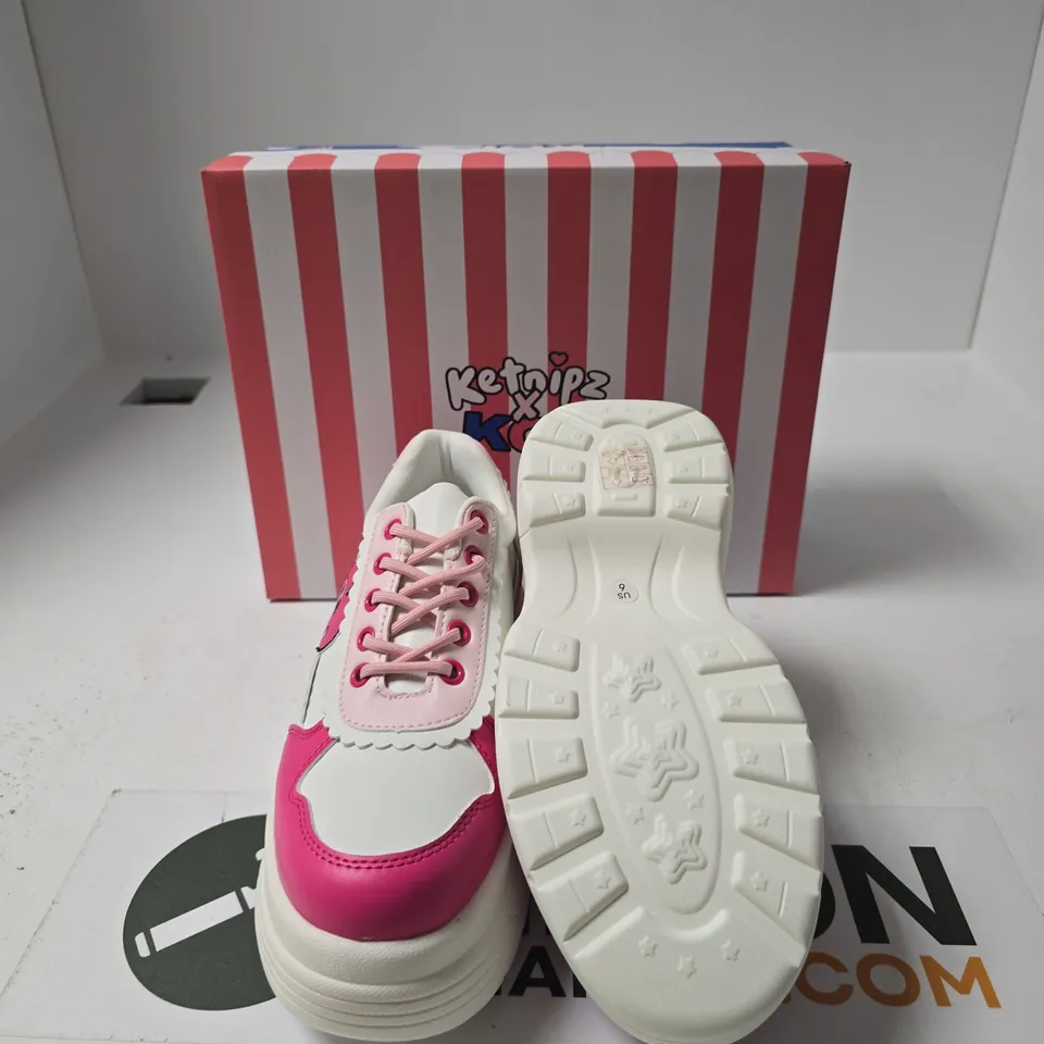 BOXED KETNIPZ X KOI SNEAKERS – WHITE & PINK, PLATFORM SOLE - US 6