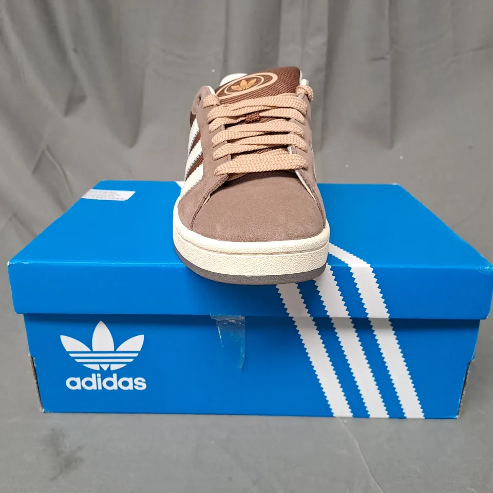 BOXED PAIR OF ADIDAS CAMPUS 00S SHOES IN BROWN/WHITE UK SIZE 7