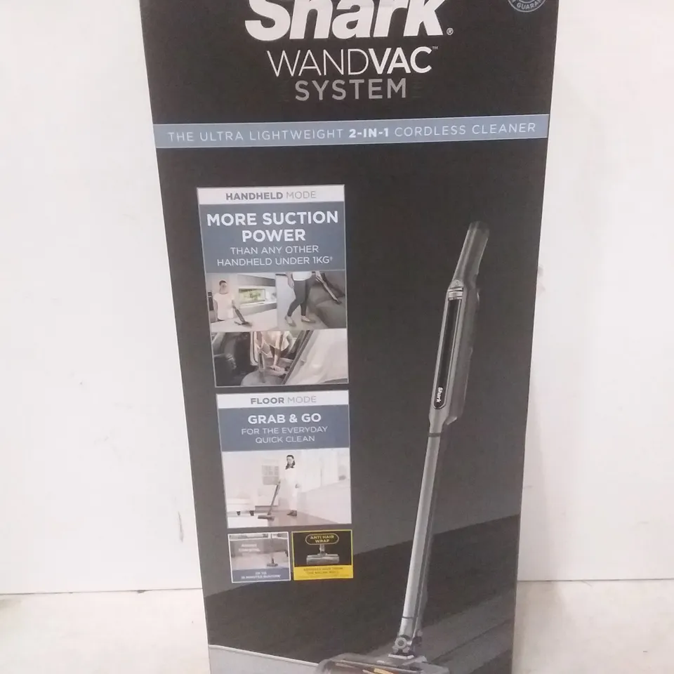 SHARK 2IN1 VACUUM GOLD/BLACK