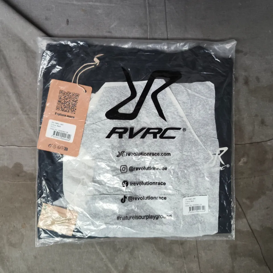BAGGED REVOLUTION RACE T-SHIRT IN BLACK SIZE LARGE