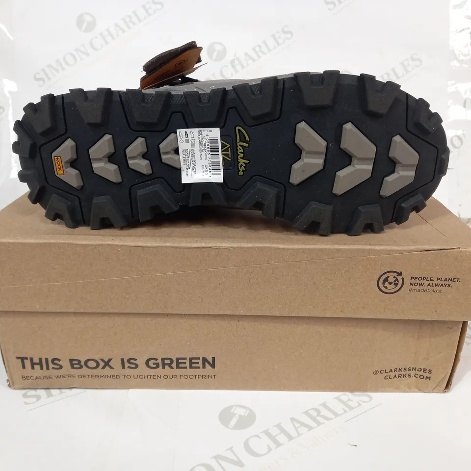 BOXED PAIR OF CLARKS BOOTS IN BLACK/GREY UK SIZE 5