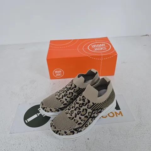 URBAN JACKS LEOPARD PRINT SLIP-ON TRAINERS – UK 4