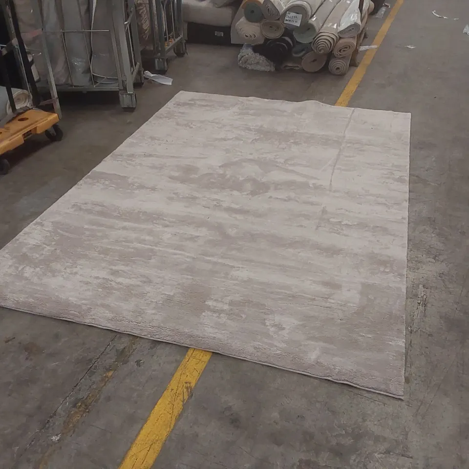 QUALITY DESIGNER AREA RUG - APPROXIMATELY 285 x 200cm