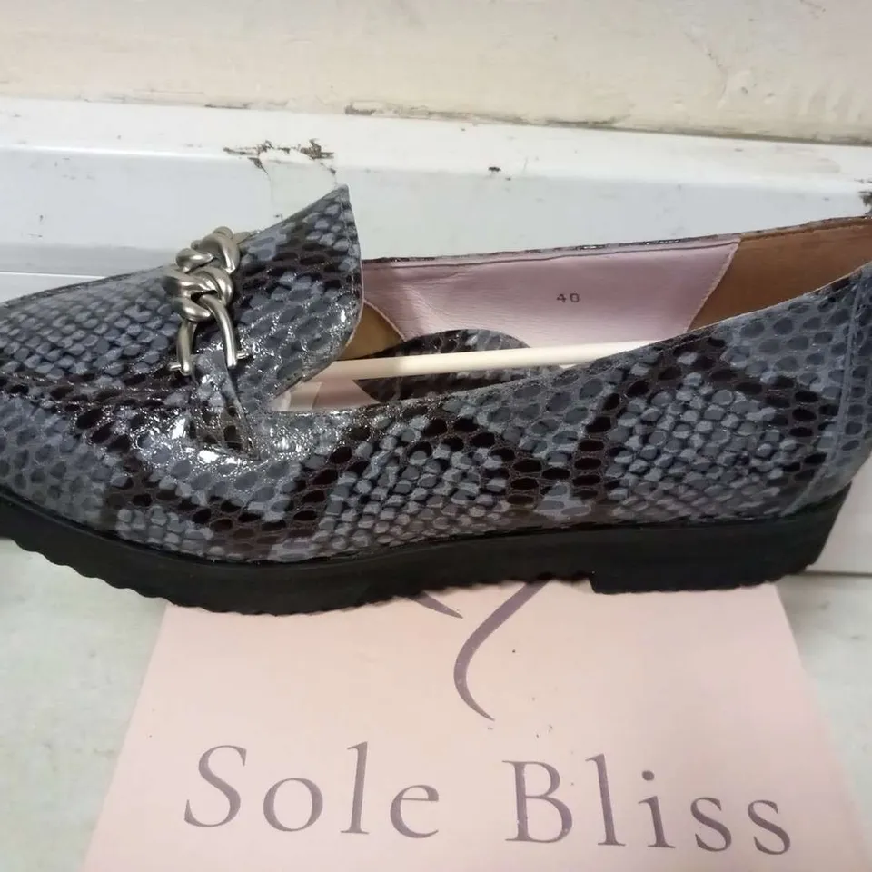 BOXED SOLE BLISS TAMARA DENIM SNAKE SIZE 40