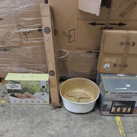 PALLET OF ASSORTED ITEMS INCLUDING: DIGITAL AIR FRYER, ELECTRIC BLANKET, RETRACTABLE SAFETY GATE, WICKER BASKET, DIMMABLE LED LIGHT