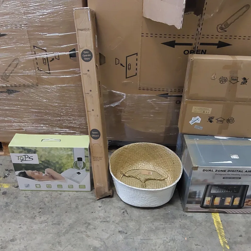PALLET OF ASSORTED ITEMS INCLUDING: DIGITAL AIR FRYER, ELECTRIC BLANKET, RETRACTABLE SAFETY GATE, WICKER BASKET, DIMMABLE LED LIGHT