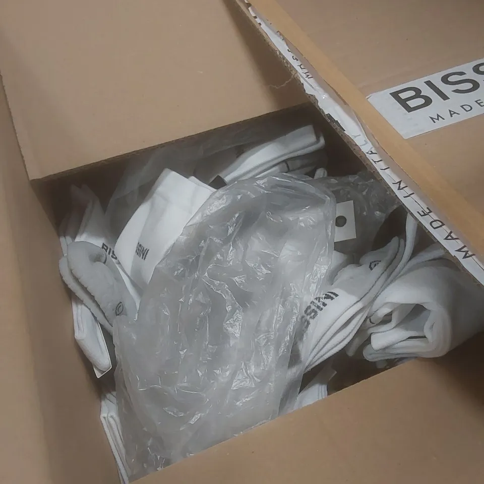 BOX TO CONTAIN APPROX 26 BRAND NEW PAIRS OF BISSINI CYCLING SOCKS - WHITE // SIZE: S-M // 1 PAIR PER PACK