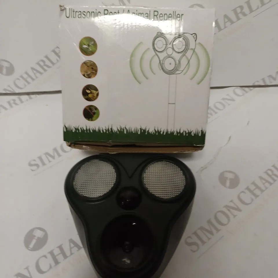 BOXED DESIGNER OUTDOOR ULTRASONIC PEST/ANIMAL REPELLER 