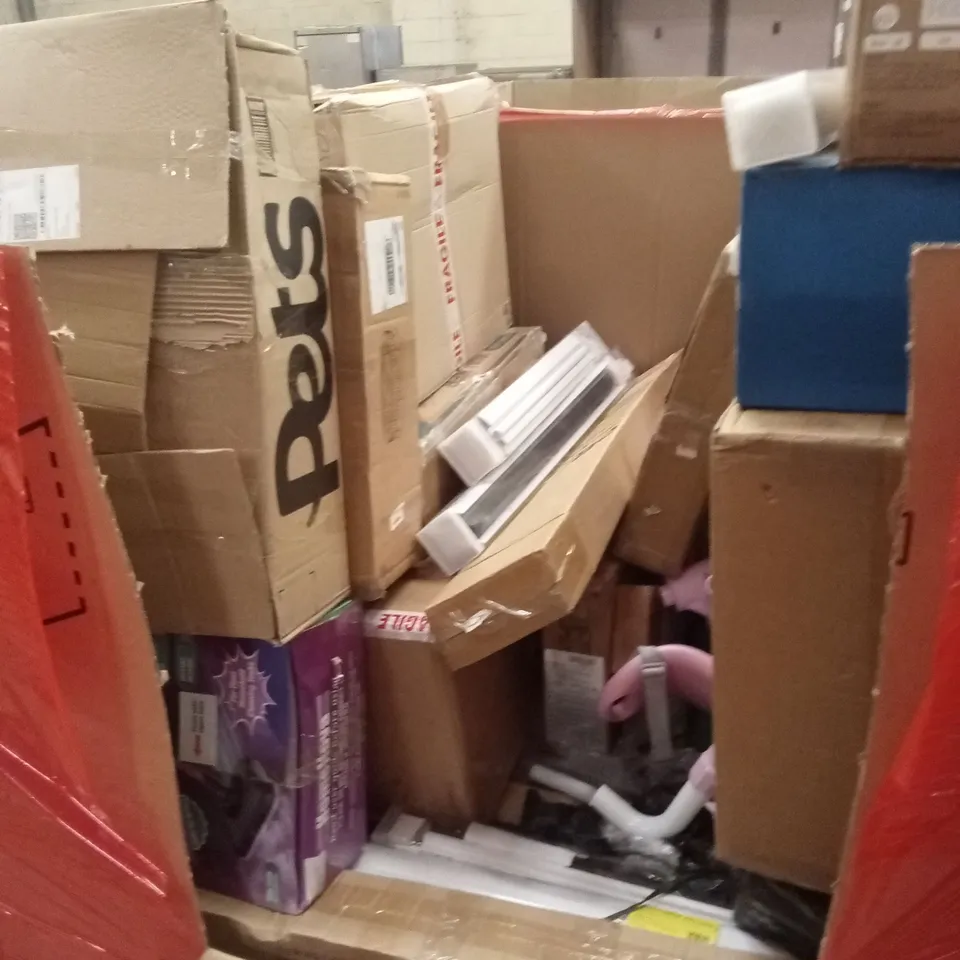 PALLET OF ASSORTED HOUSEHOLD GOODS AND PRODUCTS TO INCLUDE; BLINDS, BEACH TENT, PRESSURE WASHER, COOLER ETC