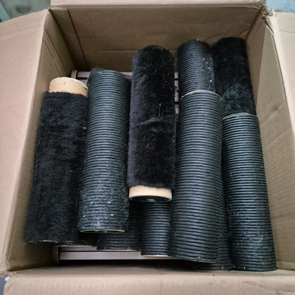 BOXED CAT CLIMBING TOWER