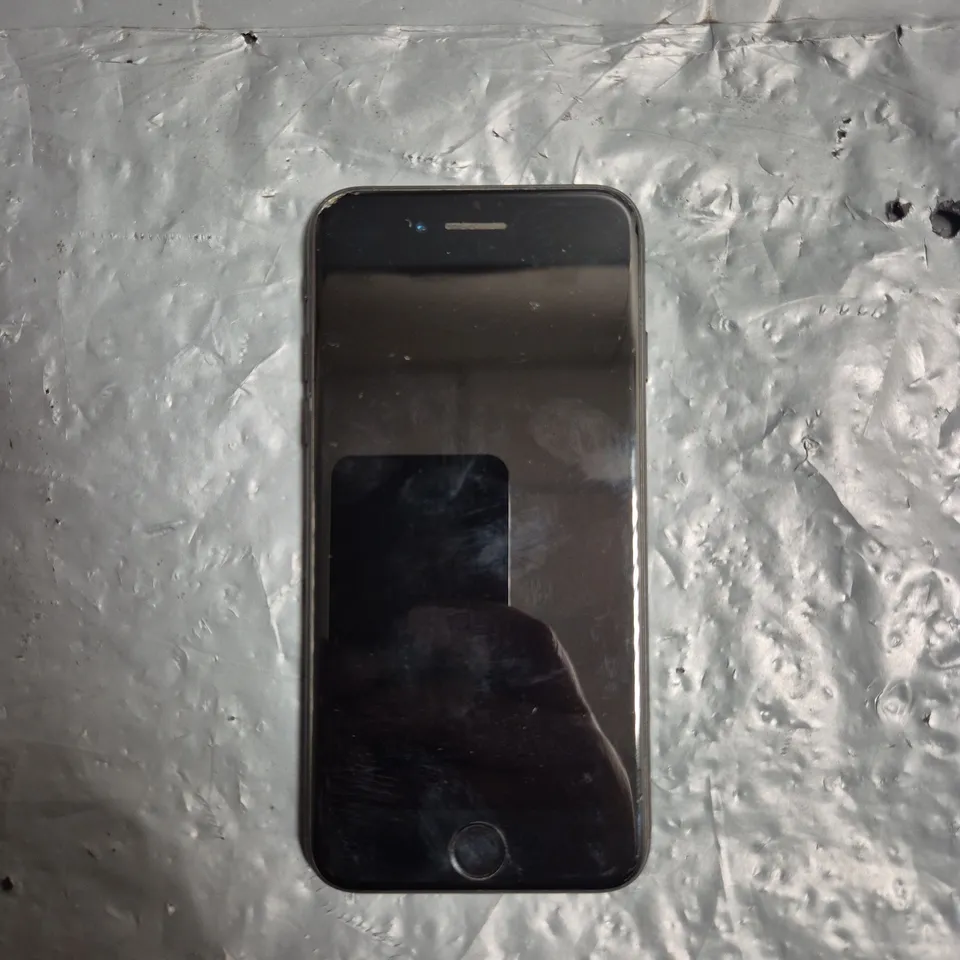 APPLE IPHONE - A1778