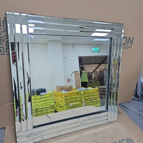 SQUARE WALL MIRROR WITH BEVELLED EDGES