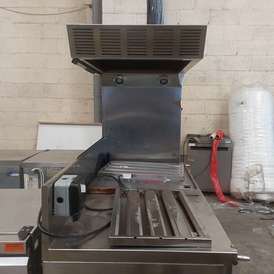 COMMERCIAL STAINLESS STEEL CATERING EQUIPMENT