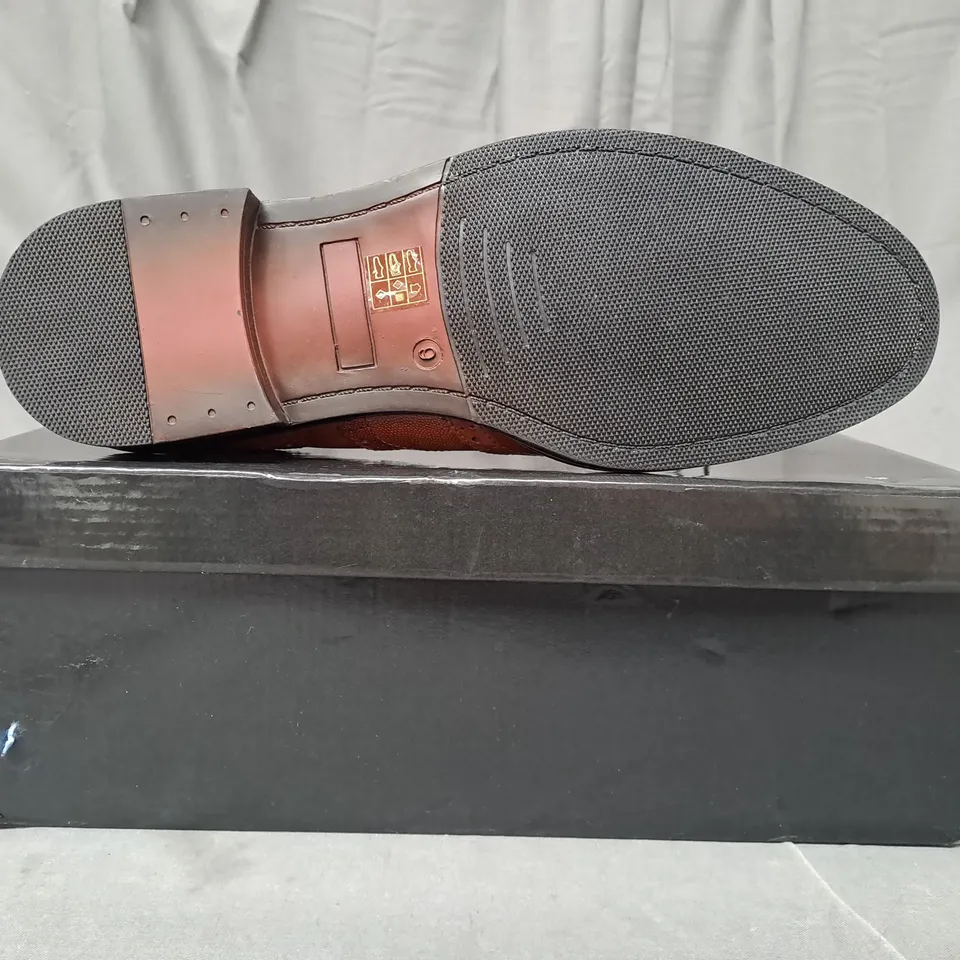 BOXED PAIR OF SKOPES LACE UP SHOES IN TAN (ODD SIZES)