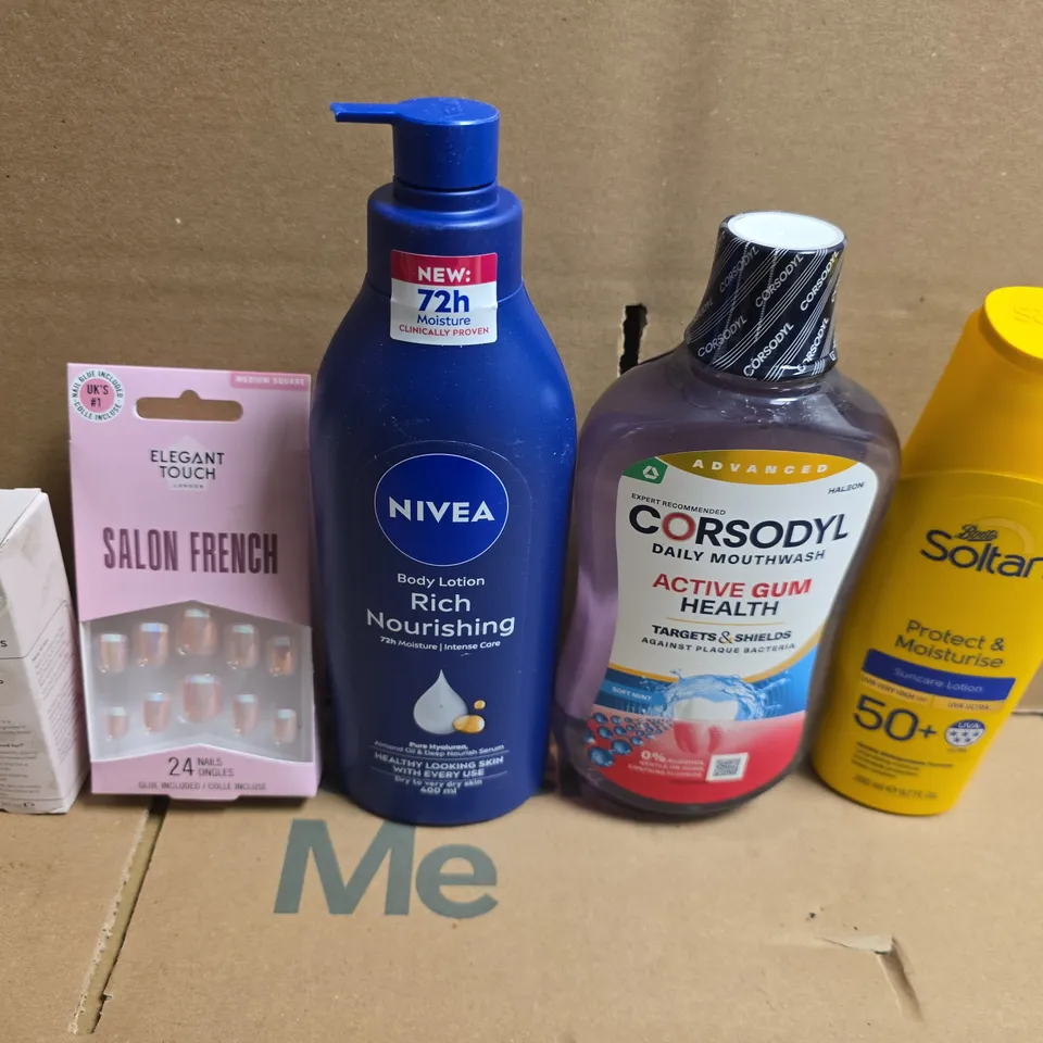 APPROXIMATELY 15 ASSORTED HEALTH & BEAUTY PRODUCTS TO INCLUDE NIVEA , MOUTHWASH AND FALSE NAILS 