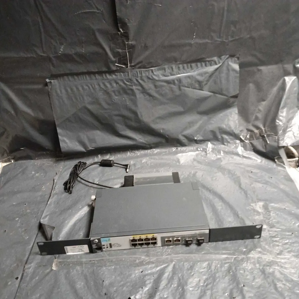 HP NETWORK SWITCH MODEL J9562A – 1U RACK-MOUNT