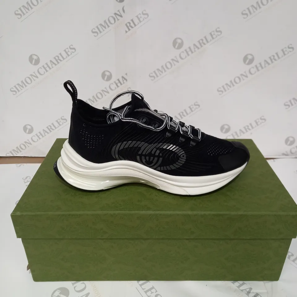 BOXED PAIR OF GUCCI RUN SNEAKERS - BLACK/WHITE, SIZE 5
