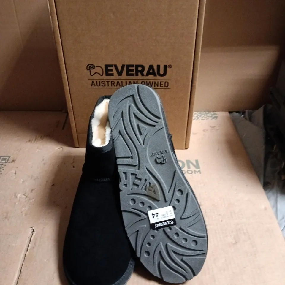 EVERAU BLACK SHEARLING-LINED ANKLE BOOTS – UK SIZE 11