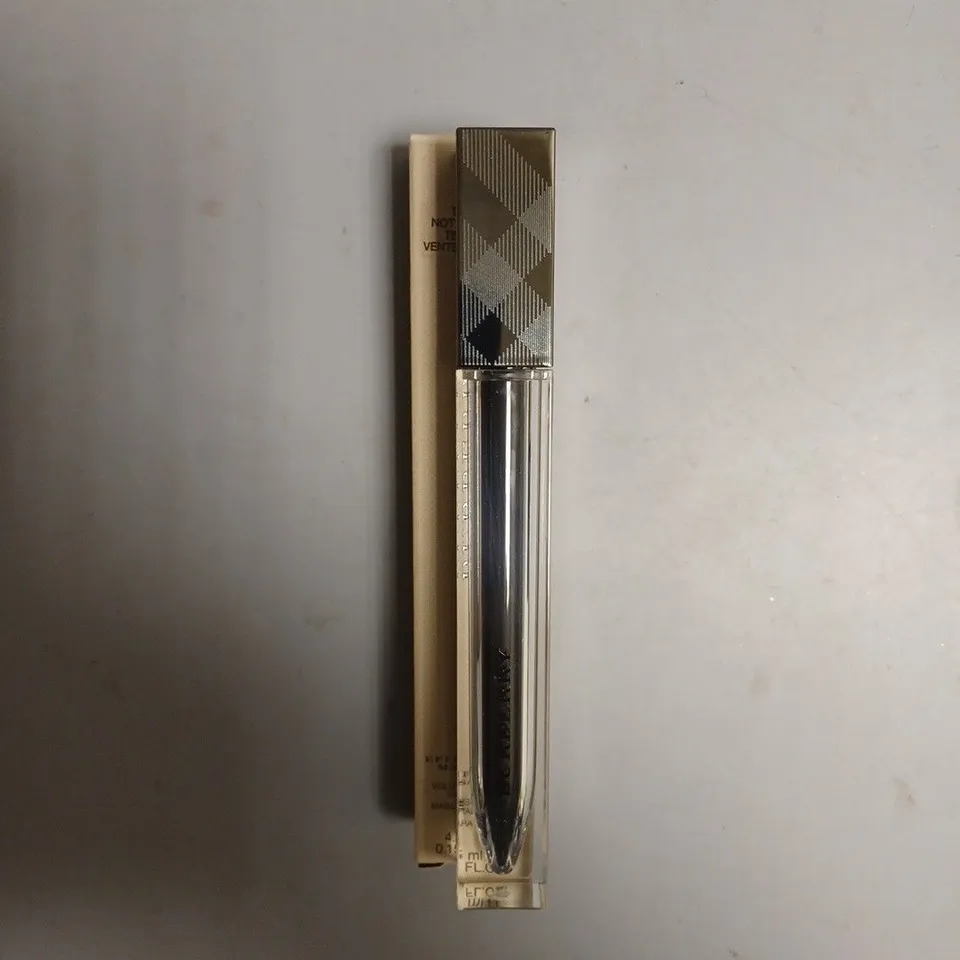 APPROXIMATELY 25 BOXED BURBERRY EFFORTLESS MASCARA 4.5ML IN MIDNIGHT BLACK 