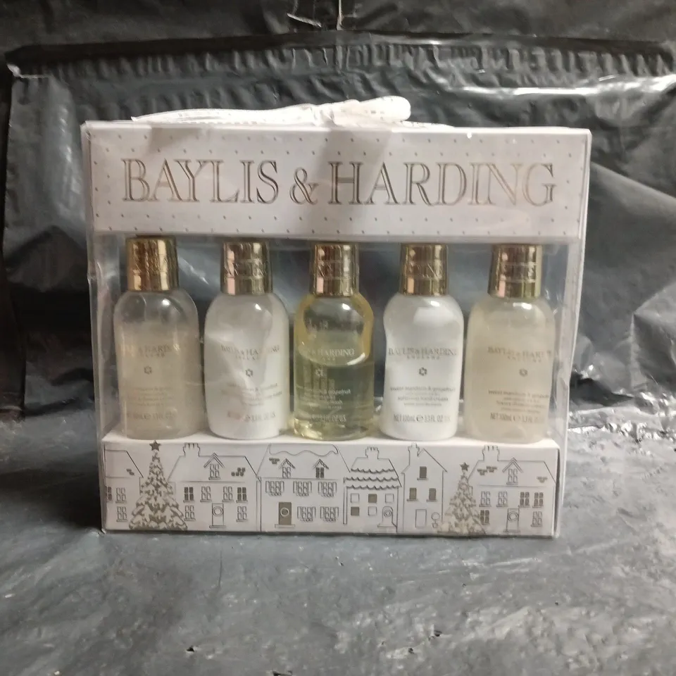 BAYLIS & HARDING BATH & BODY GIFT SET